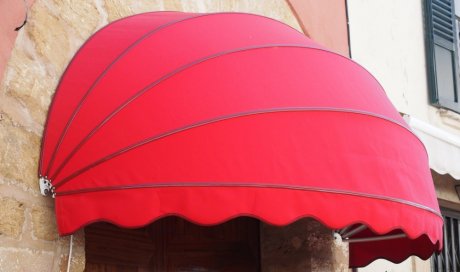 Fabrication et conception de stores bannes pour professionnels à Lyon 